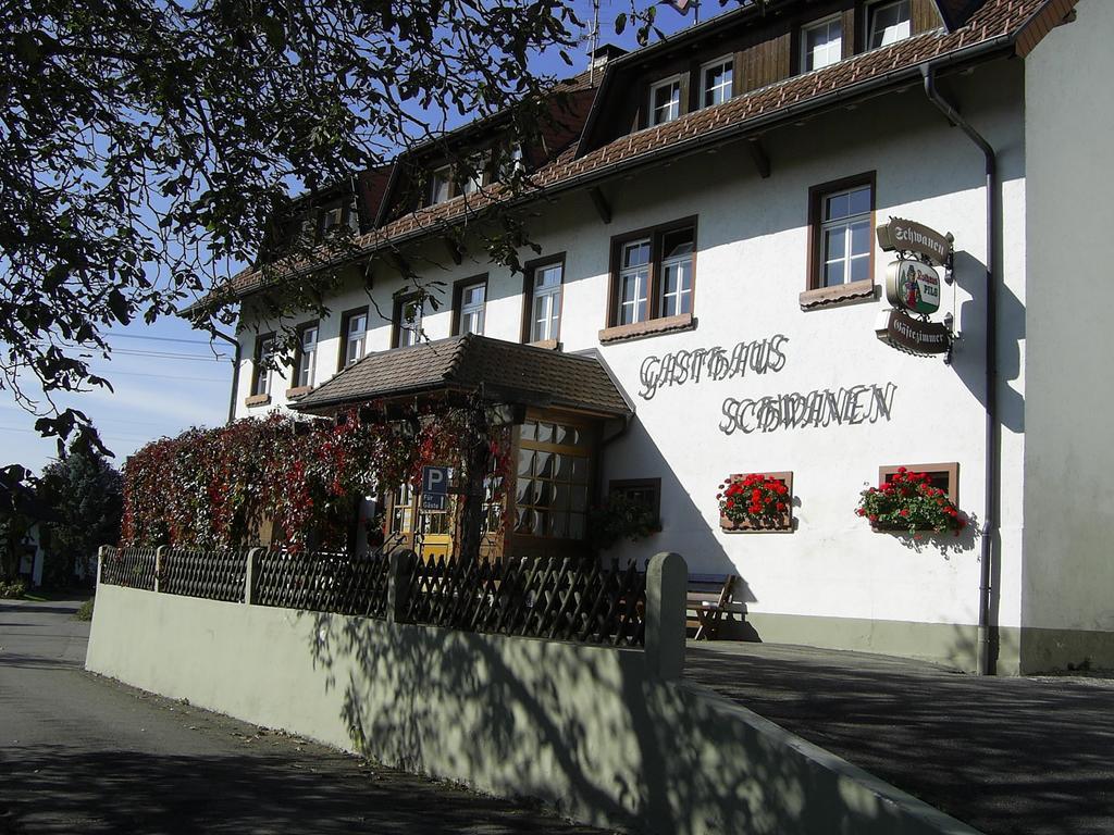 Gasthaus Zum Schwanen اولينغين-بيركيندورف المظهر الخارجي الصورة
