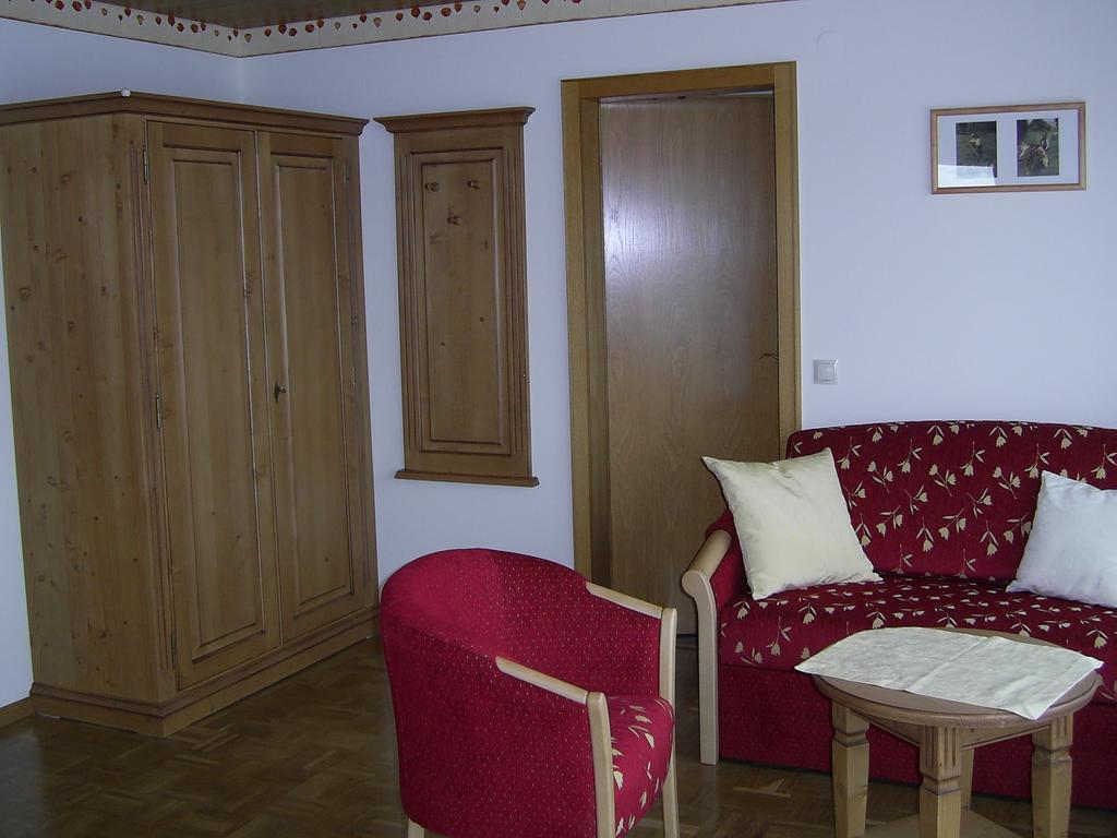 Gasthaus Zum Schwanen اولينغين-بيركيندورف الغرفة الصورة