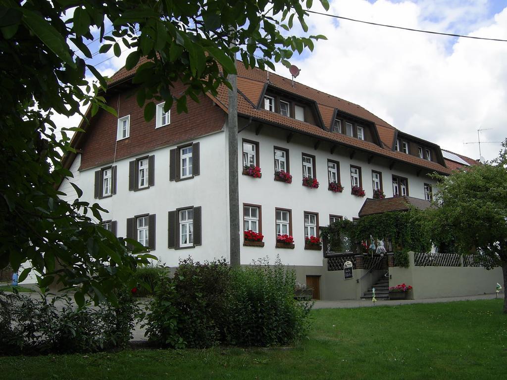 Gasthaus Zum Schwanen اولينغين-بيركيندورف المظهر الخارجي الصورة