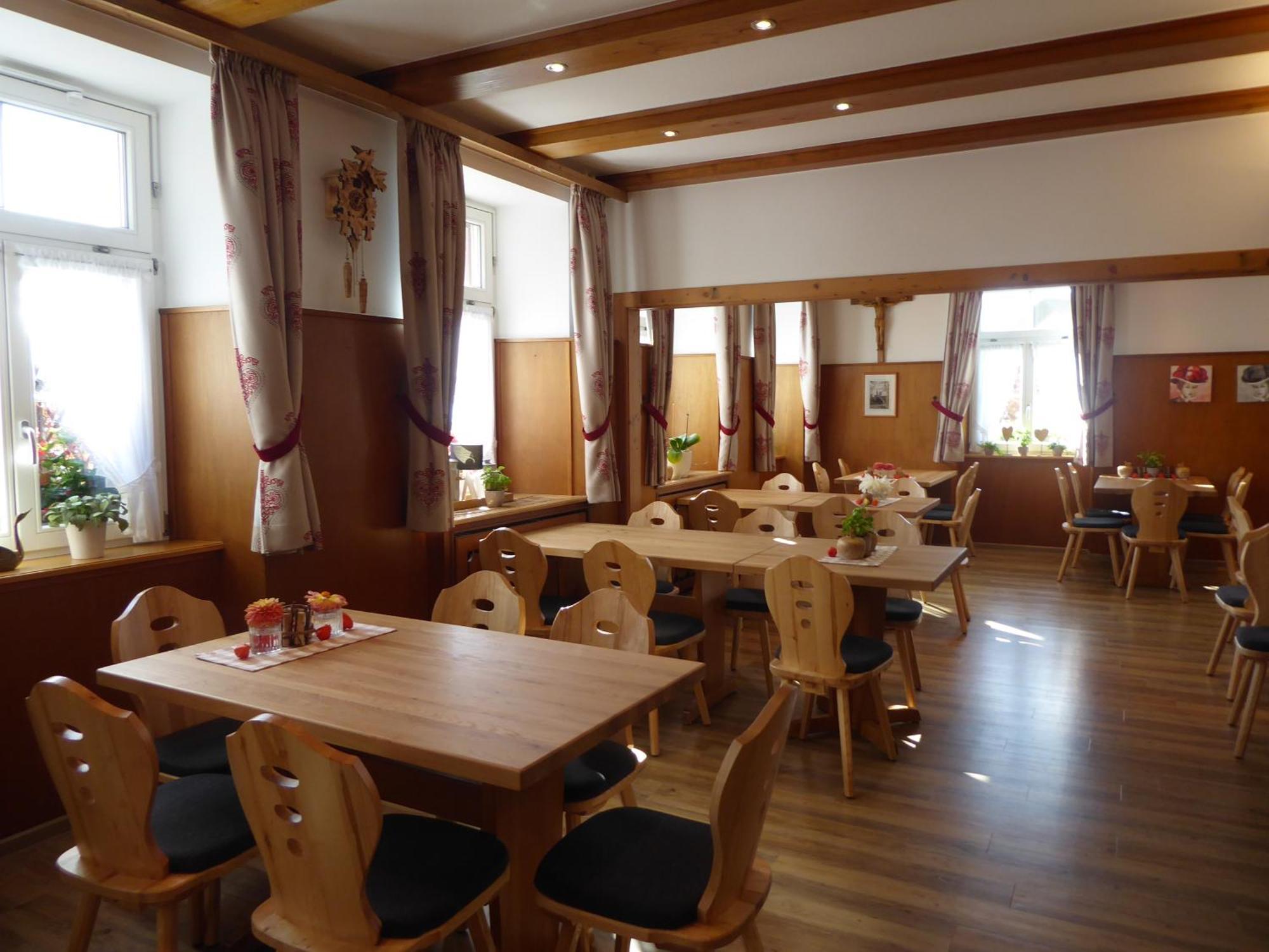 Gasthaus Zum Schwanen اولينغين-بيركيندورف المظهر الخارجي الصورة